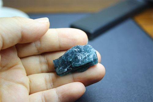 ZZ6碧玺裸石原石无孔宝石蓝色蓝碧玺大颗天然原矿未打磨吊坠