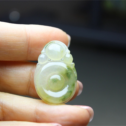 F111翡翠福贝雕刻吊坠 缅甸 老料 送亲友礼物证书黄翡冰种飘花