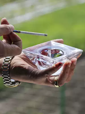 Italian imported GLASS Gauss crystal GLASS ashtray classical European style modern simple transparent ornaments