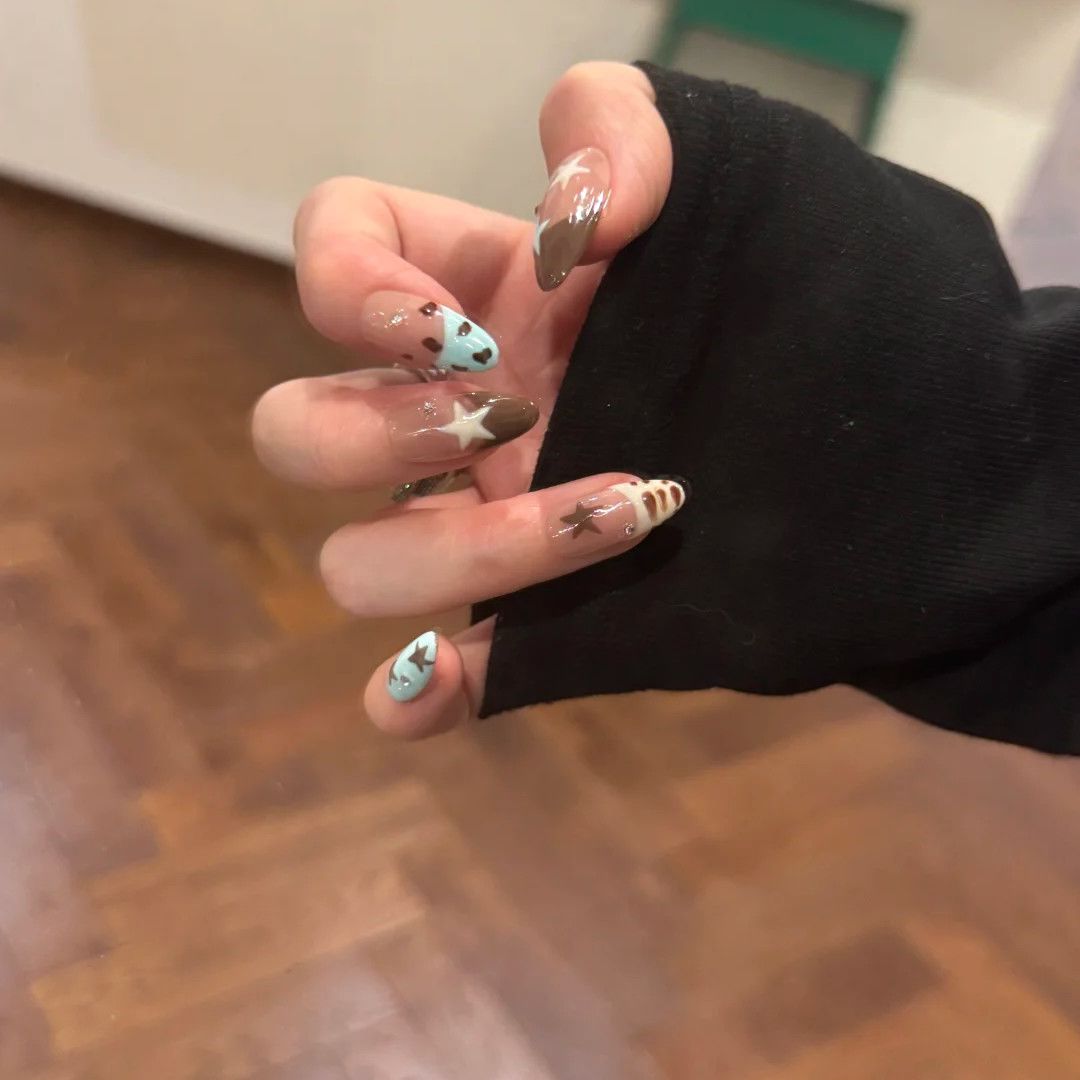 2025秋冬爆款潮流手工穿戴甲网红风棕风甜酷手工美甲短方圆软甲