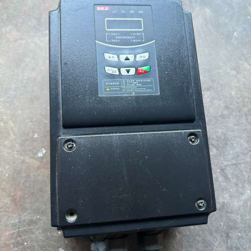 三晶8200B-4T004PH-DW 4KW恒压供水变频器通