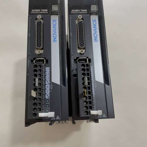 汇川伺服驱动器，型号SV630PS5R5I-WL，数量两个，