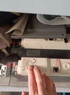 9成新 二手施耐德变频器ATV32 1.1Kw/380V 0