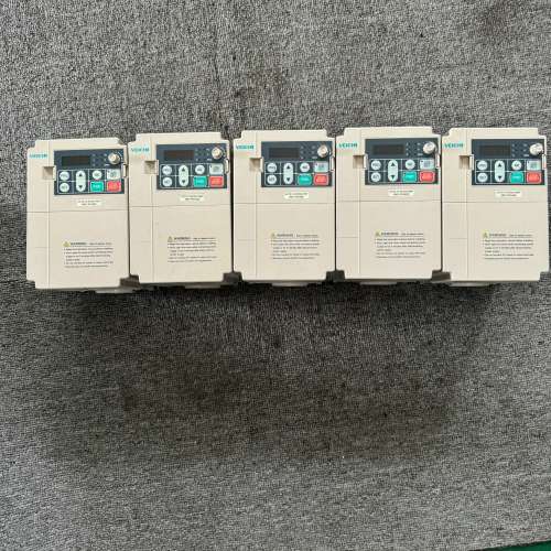 出伟创变频器，型号AC70-T3-R75G/1R5P，380