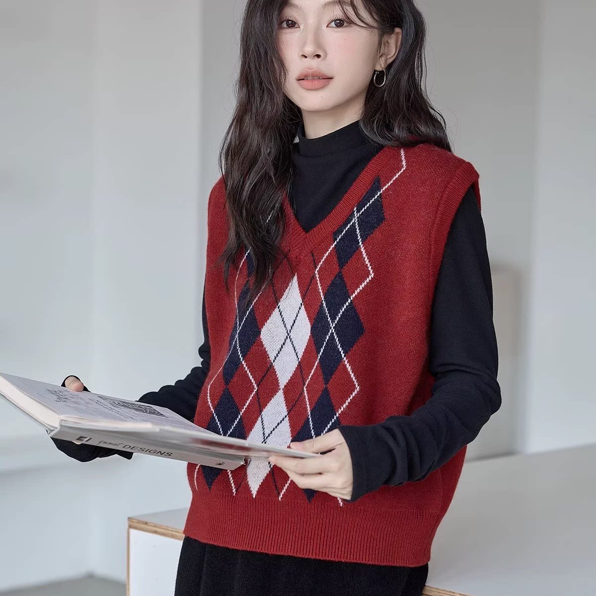 包邮初春新款学院风短款菱格V领针织背心叠穿外搭马夹