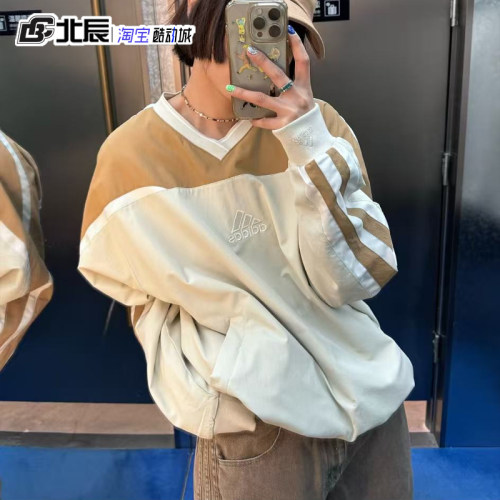 阿迪达斯三叶草男女卫衣春复古V领拼色梭织运动长袖套头衫JD5396