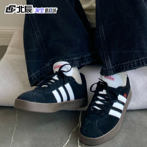 阿迪达斯男女低帮翻毛皮运动板鞋