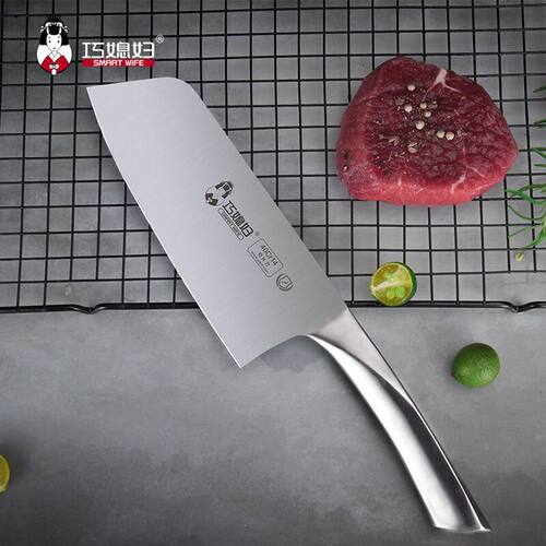 巧媳妇锋利厨师女士用切菜刀