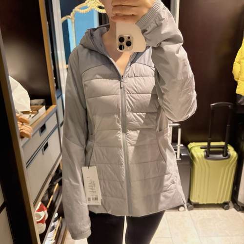 女士短款羽绒外套修身显瘦