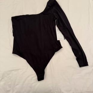 lululemon nulu LS one shoulder bodysuit 女士单肩形体服
