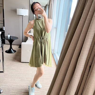 Lululemon裙摆丝滑纯色