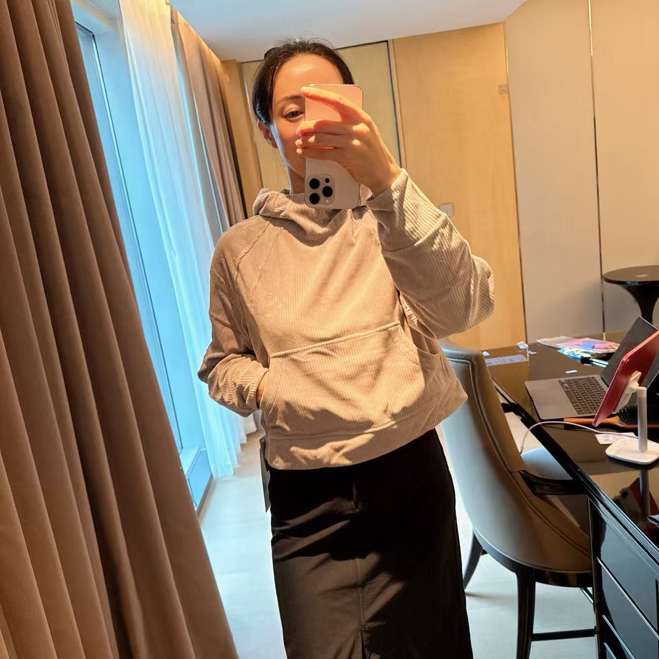 lululemon scuba 女士宽松款连帽衫*灯芯绒