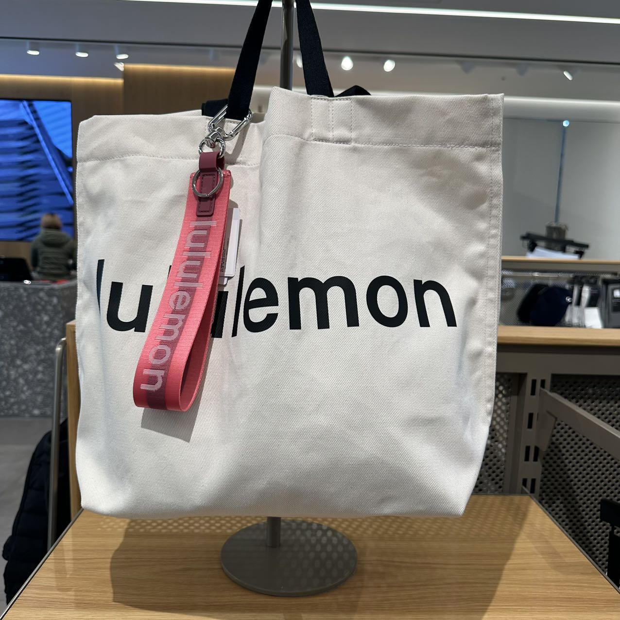 lululemon never lost keychain 包挂件 钥匙扣 4.4*30.5 服饰配件/皮带/帽子/围巾 钥匙扣 原图主图