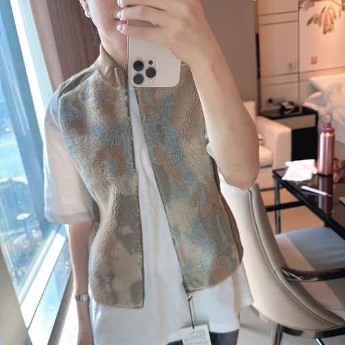 lululemon LAB fleece+ripstop run vest 保暖透气 羊羔绒马夹