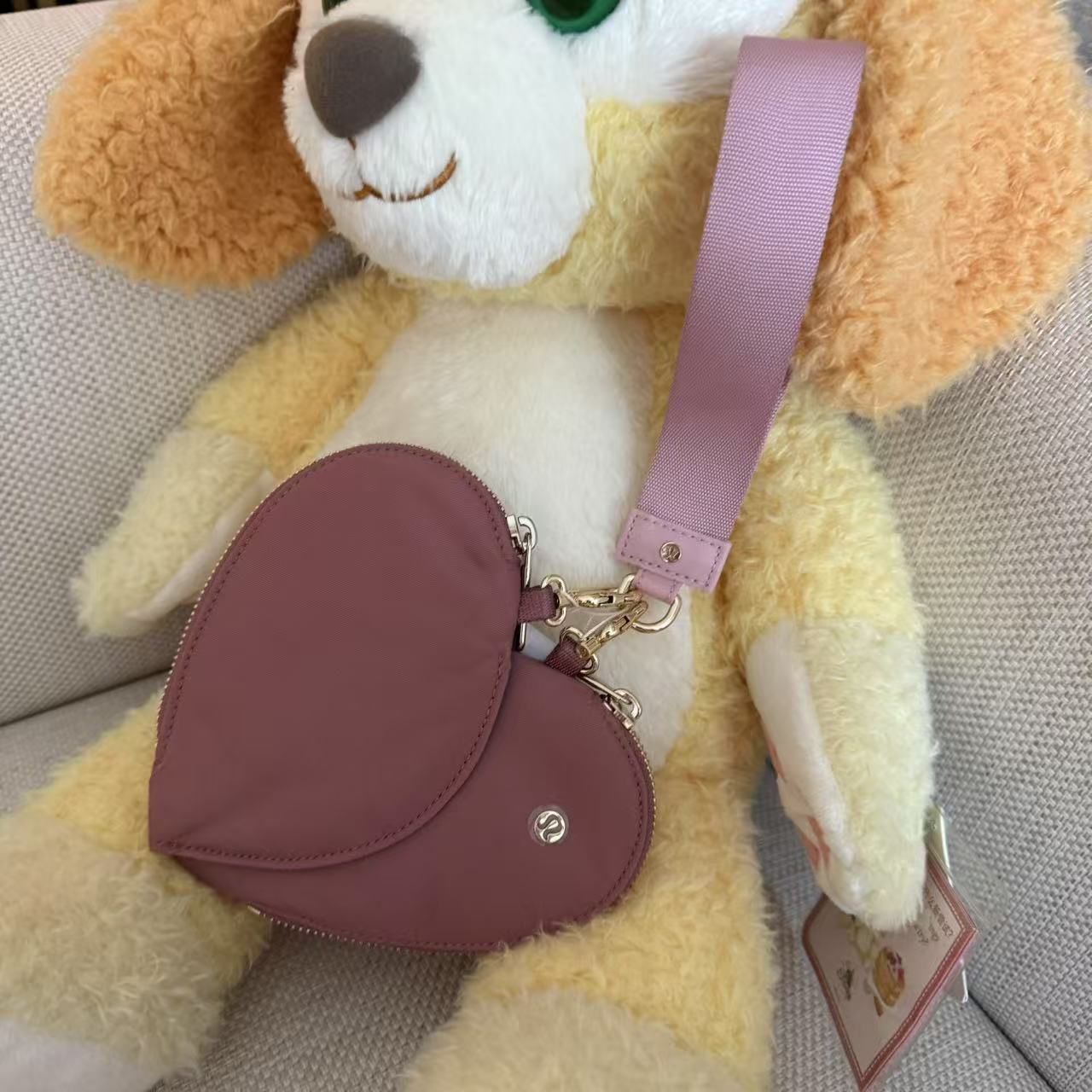 lululemon dual pouch wristlet*heart 心型包 挂件包图片