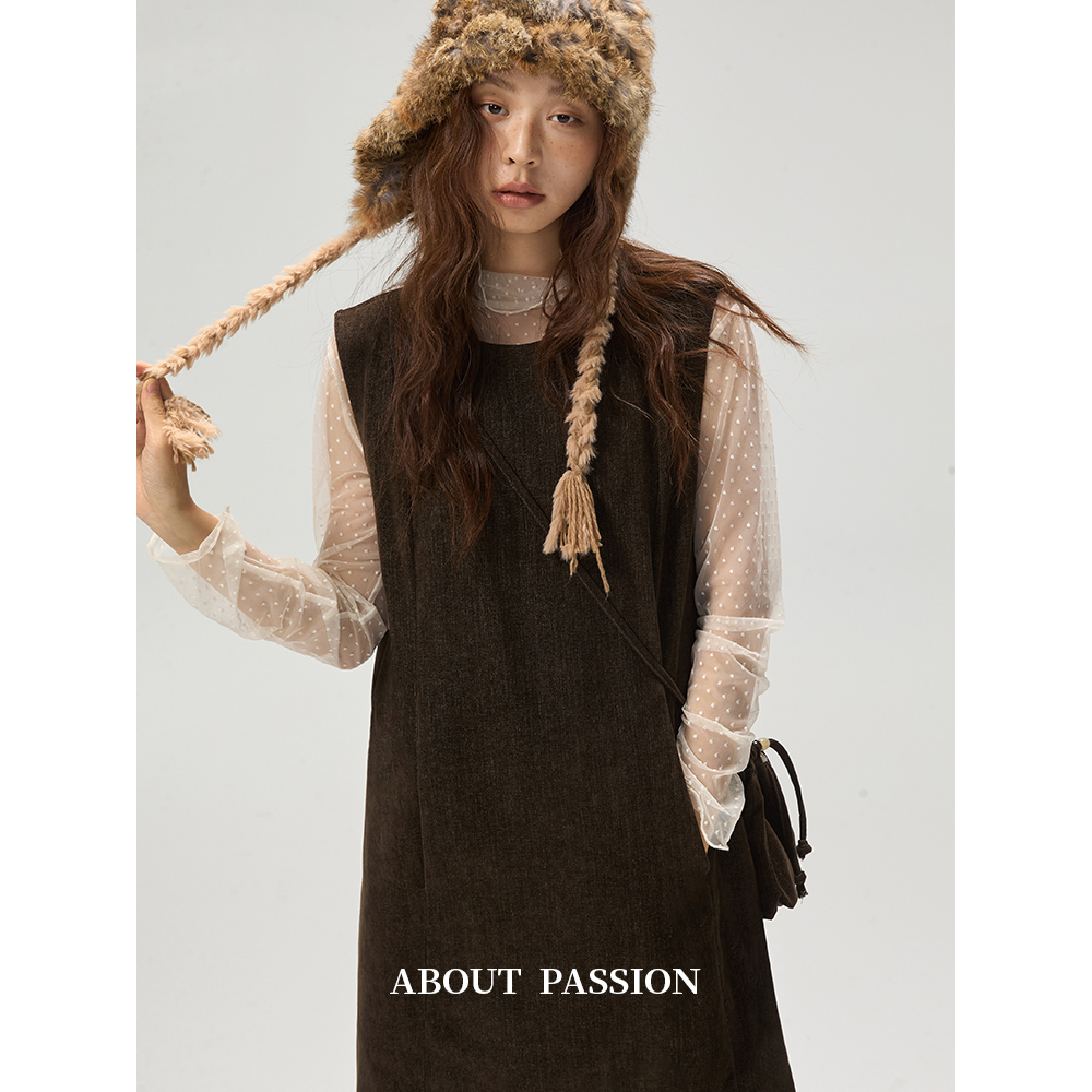 About Passion · 高级感复古木耳边圆领背心连衣裙小个子背心裙