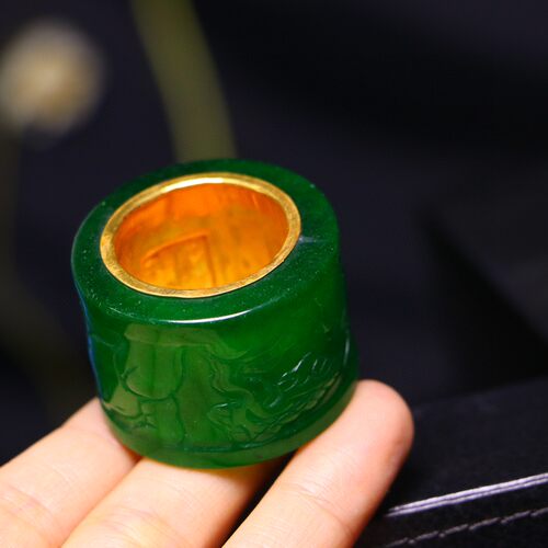 天然缅甸翡翠冰种阳绿辣绿