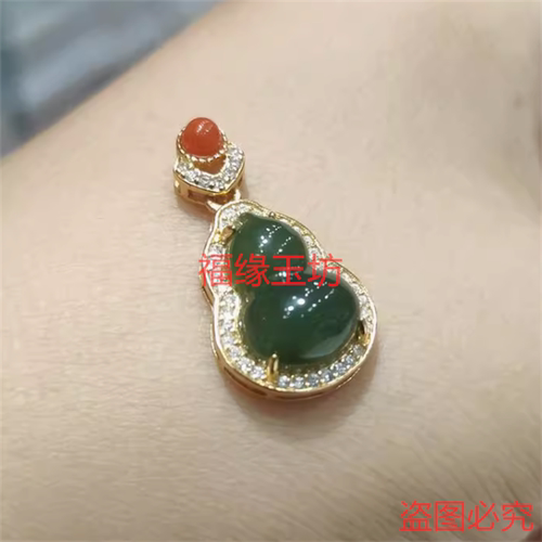 天然和田玉青玉葫芦挂件女款吊坠时尚简约单品项链