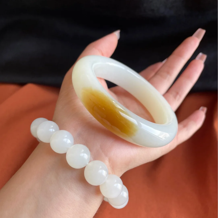 羊脂手镯羊脂玉镯女白玉手