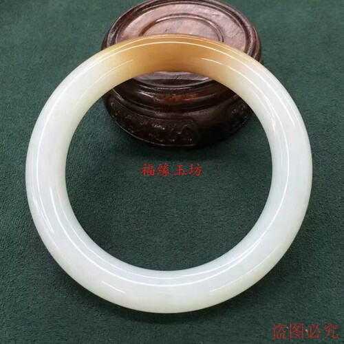 精仿新疆和田玉白玉手镯且末糖料