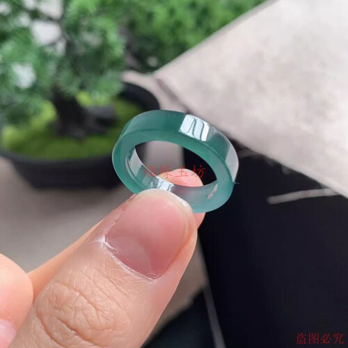 冰种满色方形玉石蓝水翡翠戒指