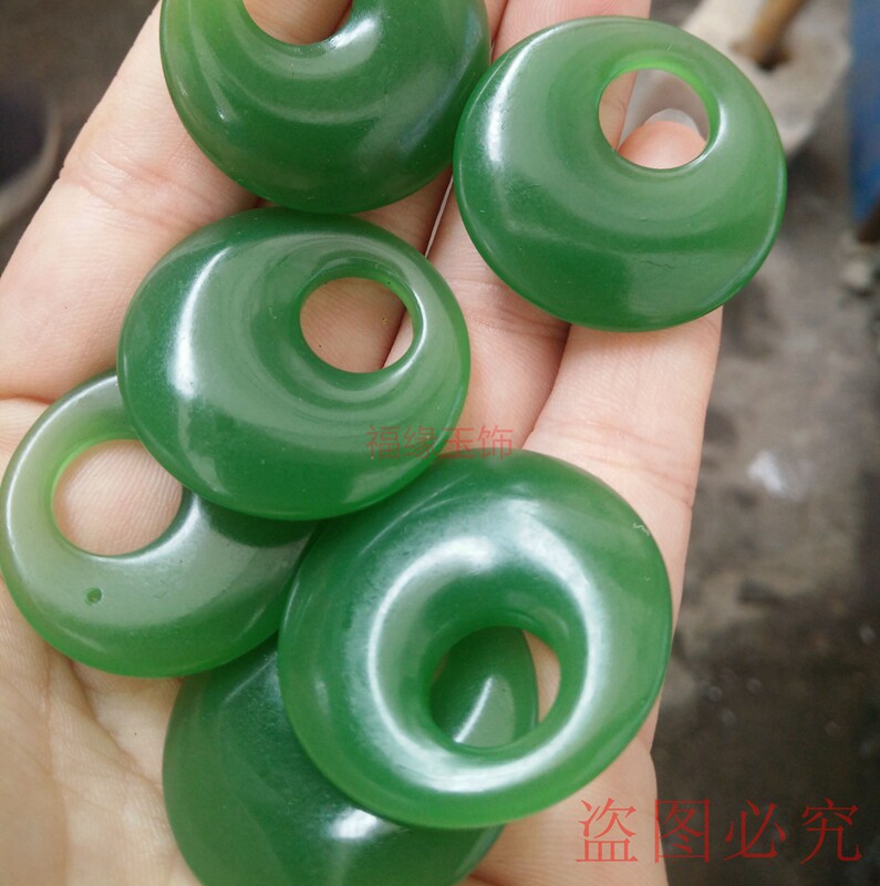和田碧玉面包圈锁骨链高高偏心图片
