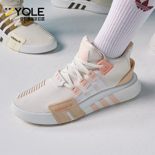 阿迪达斯男女中帮运动鞋