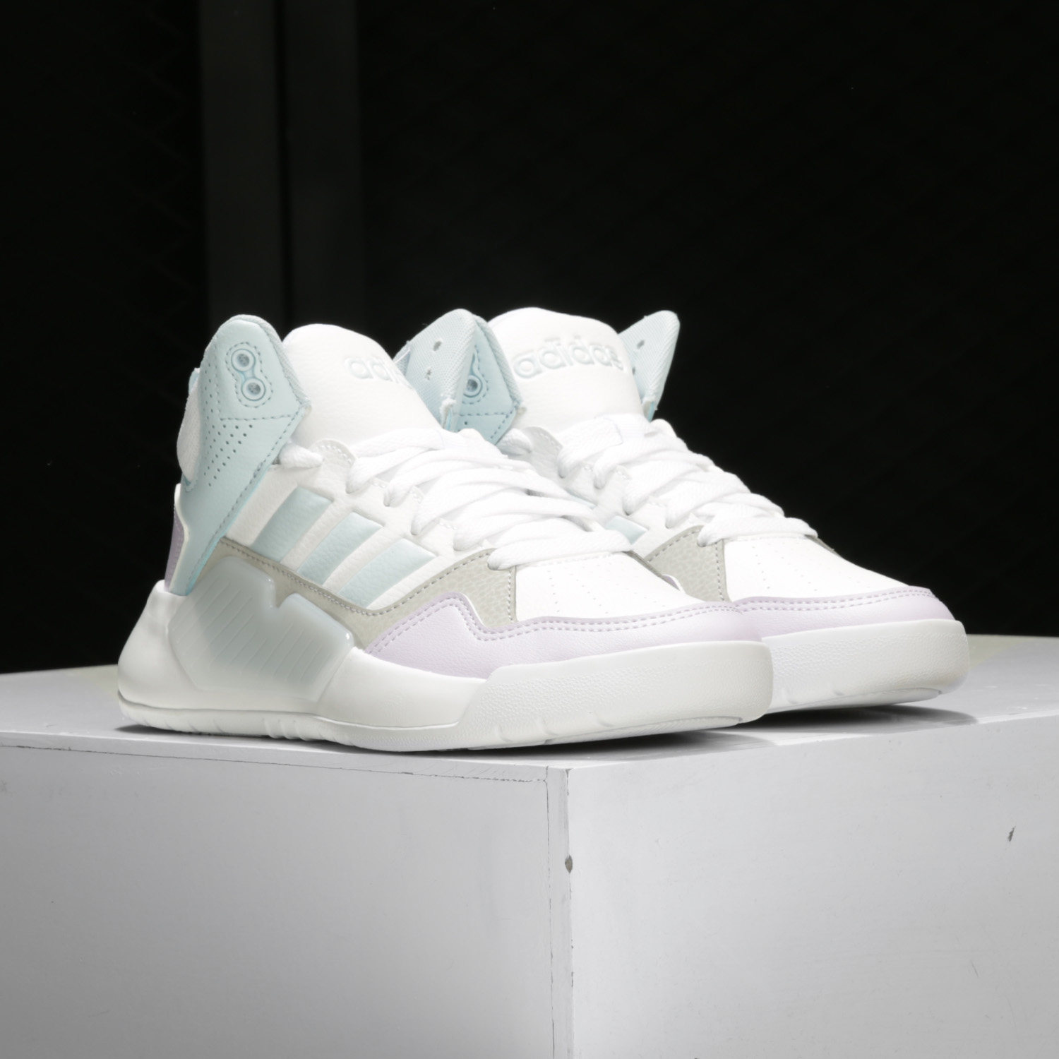 阿迪达斯正品秋季.女子休闲鞋