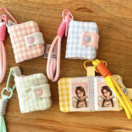 原创2寸大头贴布质格纹收纳册绑带钥匙扣书包包挂件相册证件照册