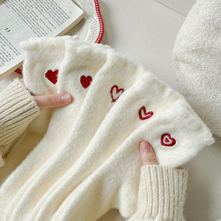 【5双装】手袋冒着热乎气儿呢*毛茸茸澳绒刺绣爱心睡眠地板