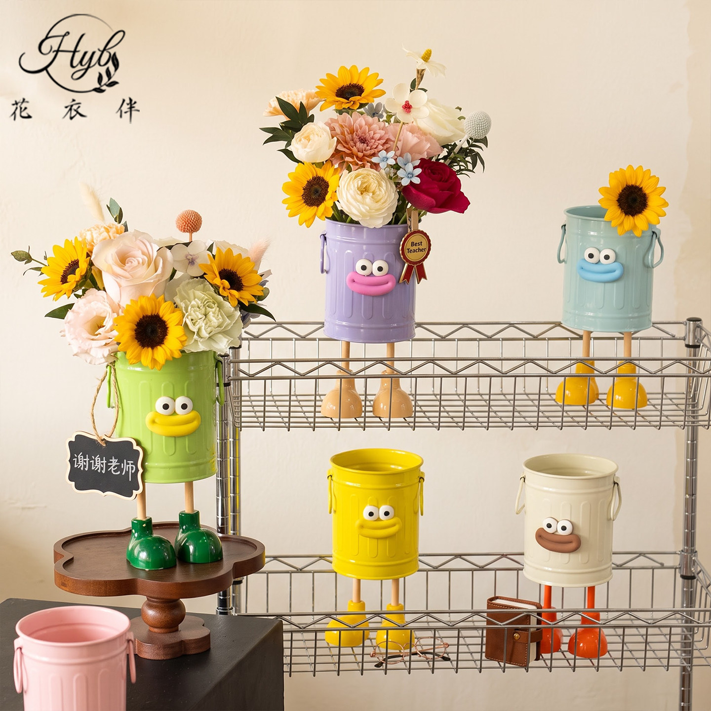 教师节网红小丑抱抱桶花束插花桶图片
