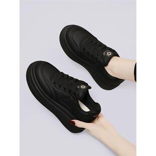 黑色休闲板鞋女款2025新款秋冬季加绒真皮鞋厚底增高运动小黑鞋子