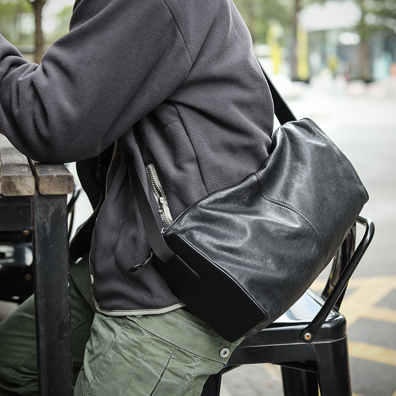 高级感男士大容量饺子包运动健身真皮包植鞣皮单肩斜挎包黑色通勤,箱包皮具/热销女包/男包,男士包袋,淘宝优惠券,粉丝福利购,淘宝优惠卷