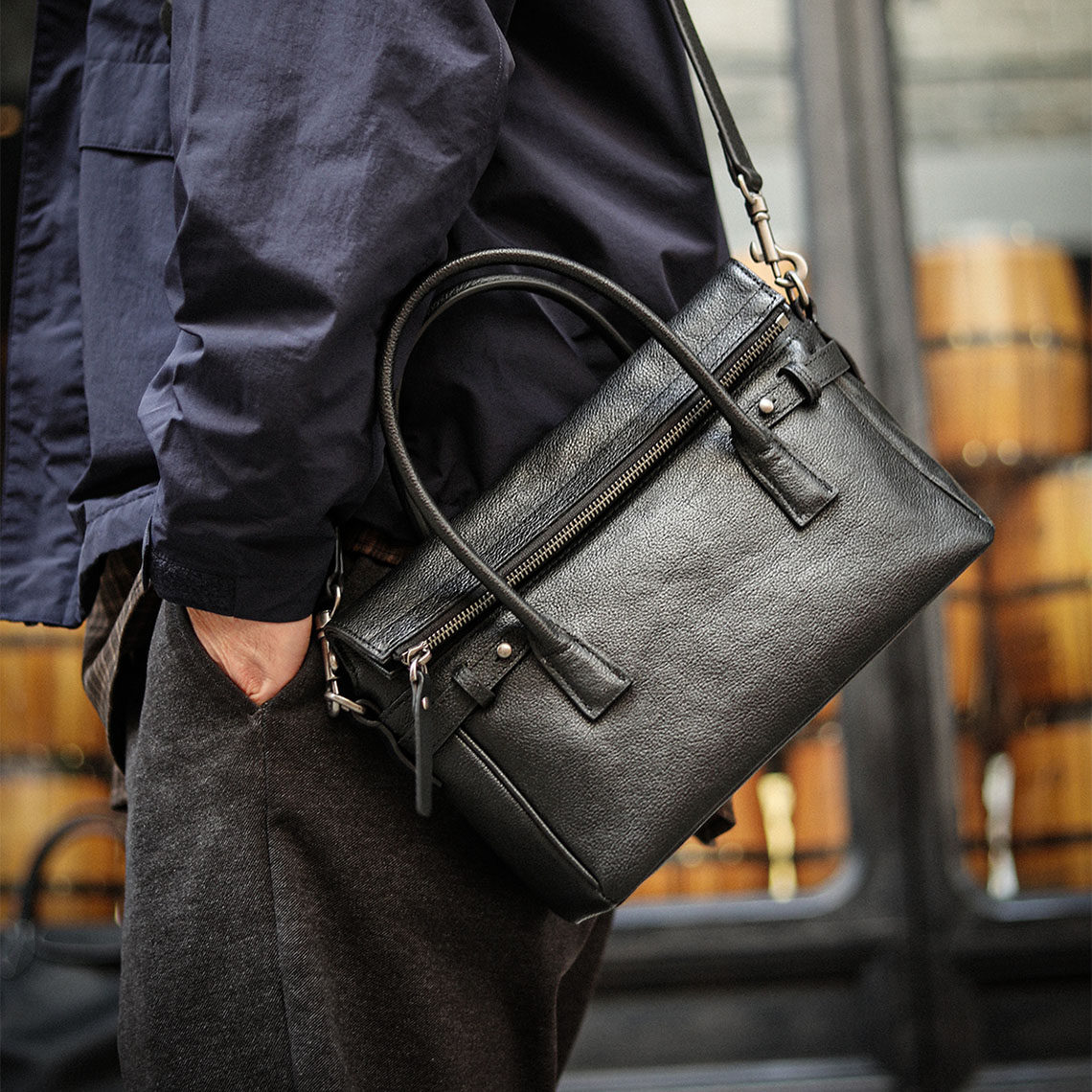 佐也原创2025新款男包真皮多功能手提包通勤休闲随身单肩斜挎包软
