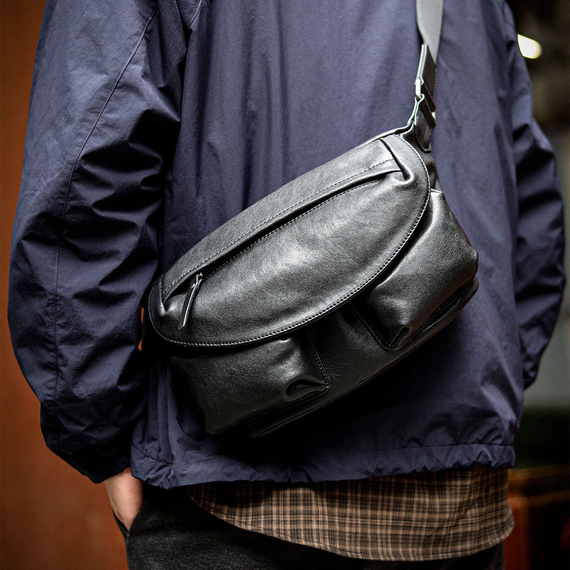 原创2025新款男士真皮胸包植鞣牛皮胸前斜挎包简约休闲松弛感背包,箱包皮具/热销女包/男包,男士包袋,淘宝优惠券,粉丝福利购,淘宝优惠卷