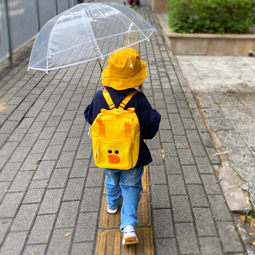 小学生旅游轻便双肩包4-10岁手提