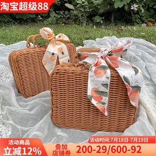 仿藤编复古手提箱化妆箱结婚伴手礼盒儿童户外拍照道具衣服收纳箱