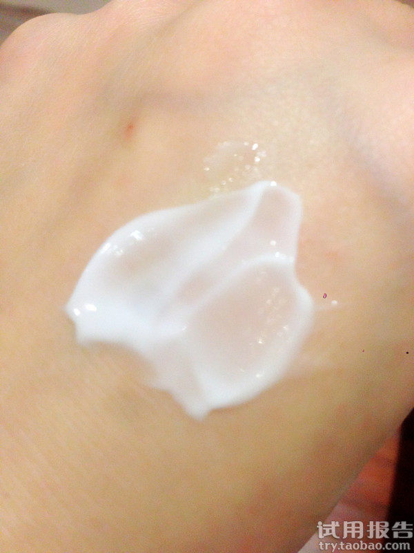 新玉润保湿菁华霜