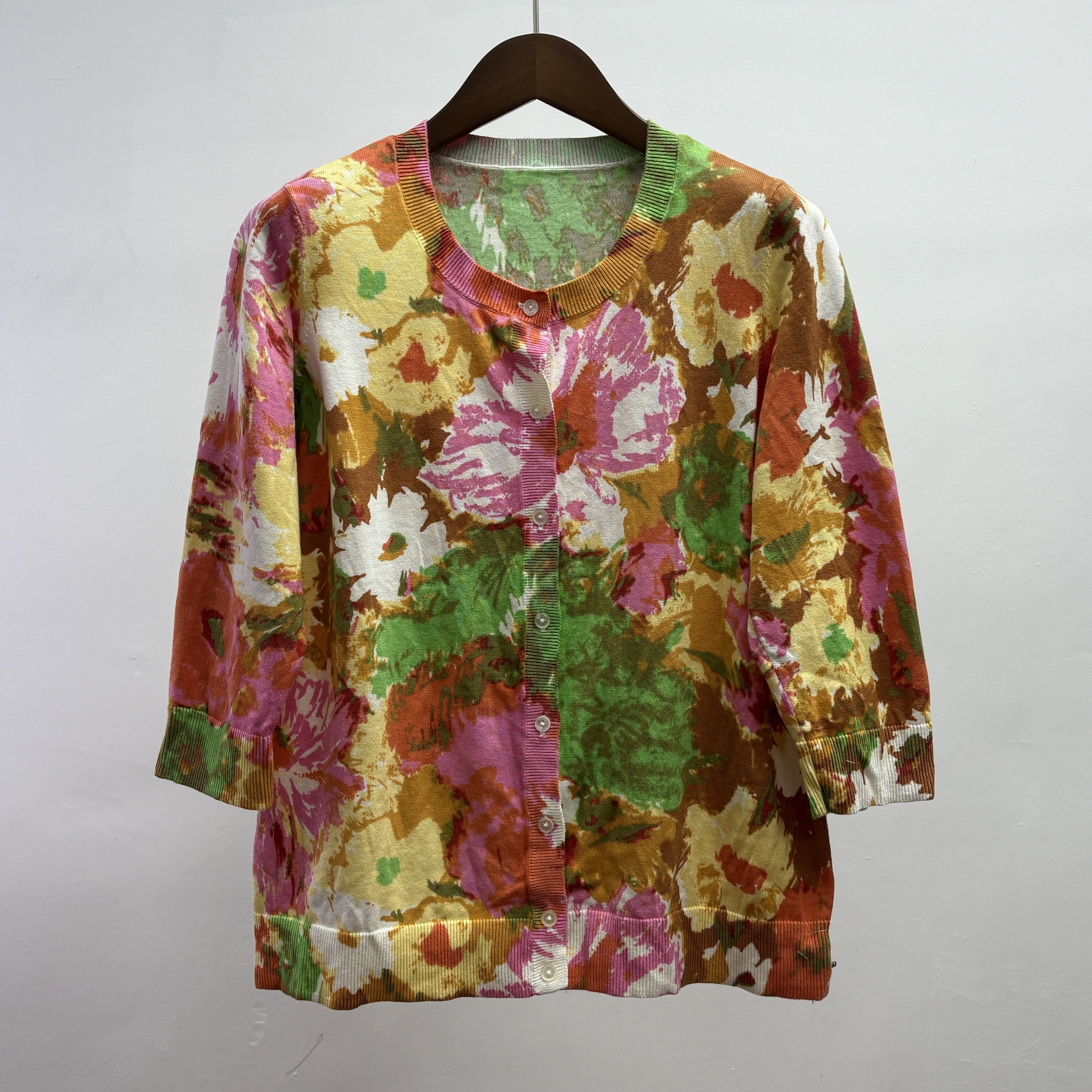 棉春秋薄款女装花色休闲时尚风外搭毛衣圆领单排扣印花开衫小外套