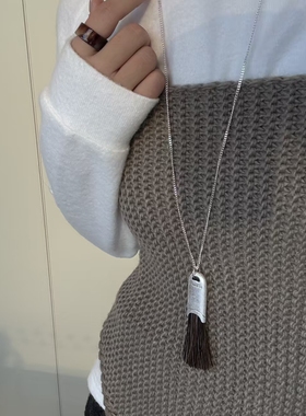 时尚轻奢休闲风流苏马毛吊坠项链个性ins风小众高级感毛衣链新款