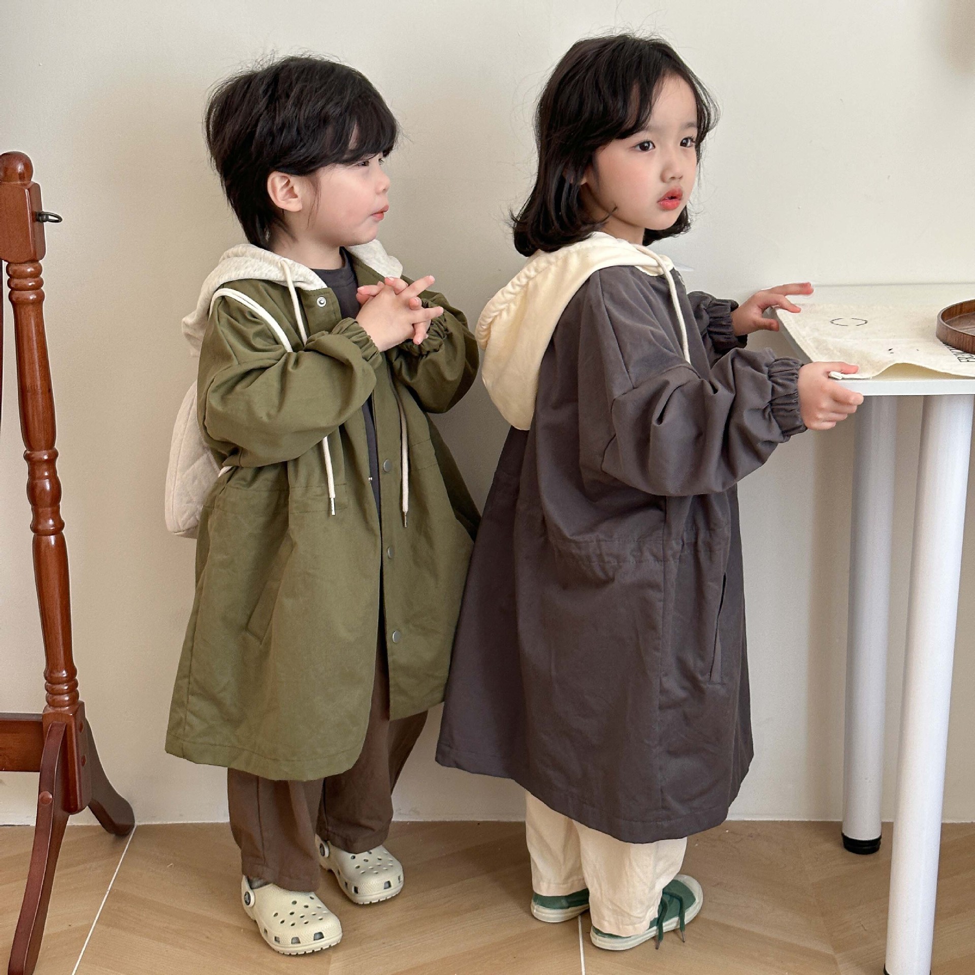 2025秋季新款儿童兄妹装姐弟装韩版时尚男女童中长款风衣外套
