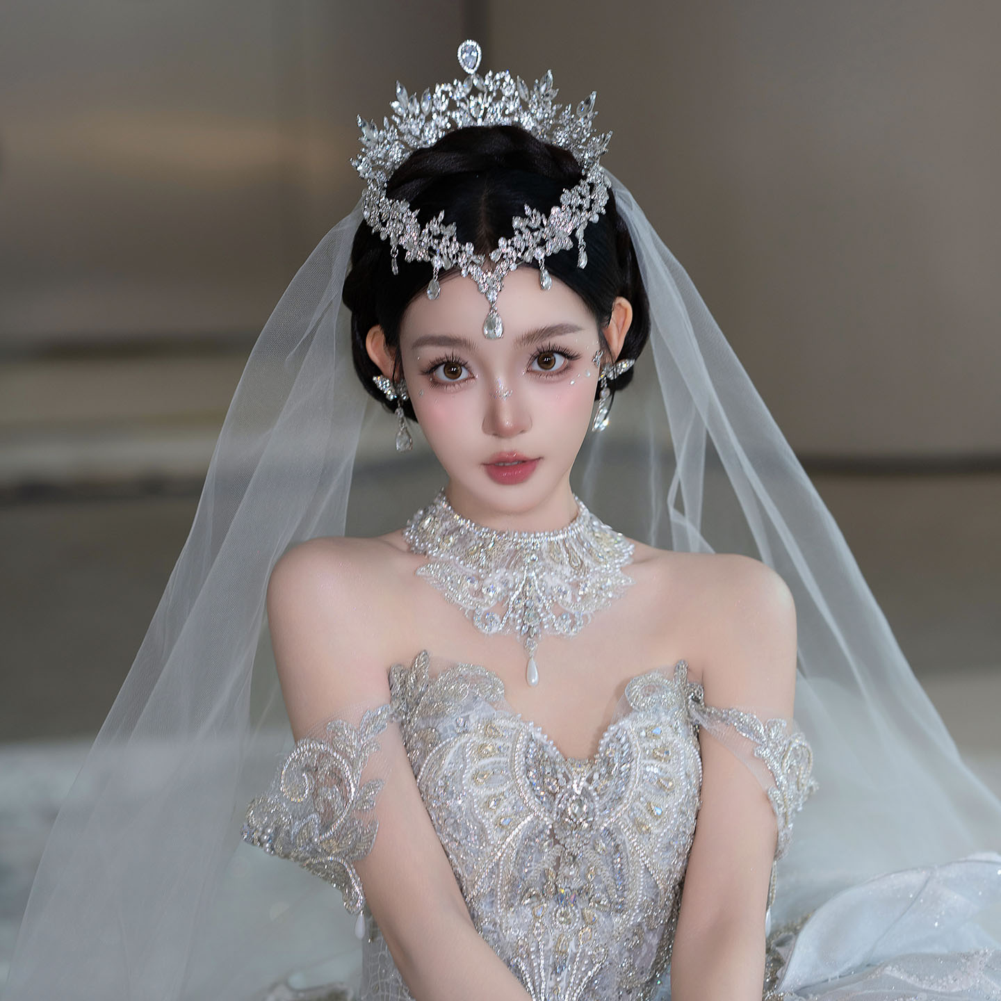 2026新品奢华闪钻新娘皇冠头饰
