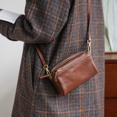 漫色斜挎包头层牛皮小背包复古