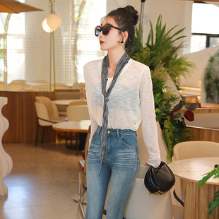 配牛仔裤的上衣女时尚款宽松针织长袖薄轻奢高级感打底衫2025新