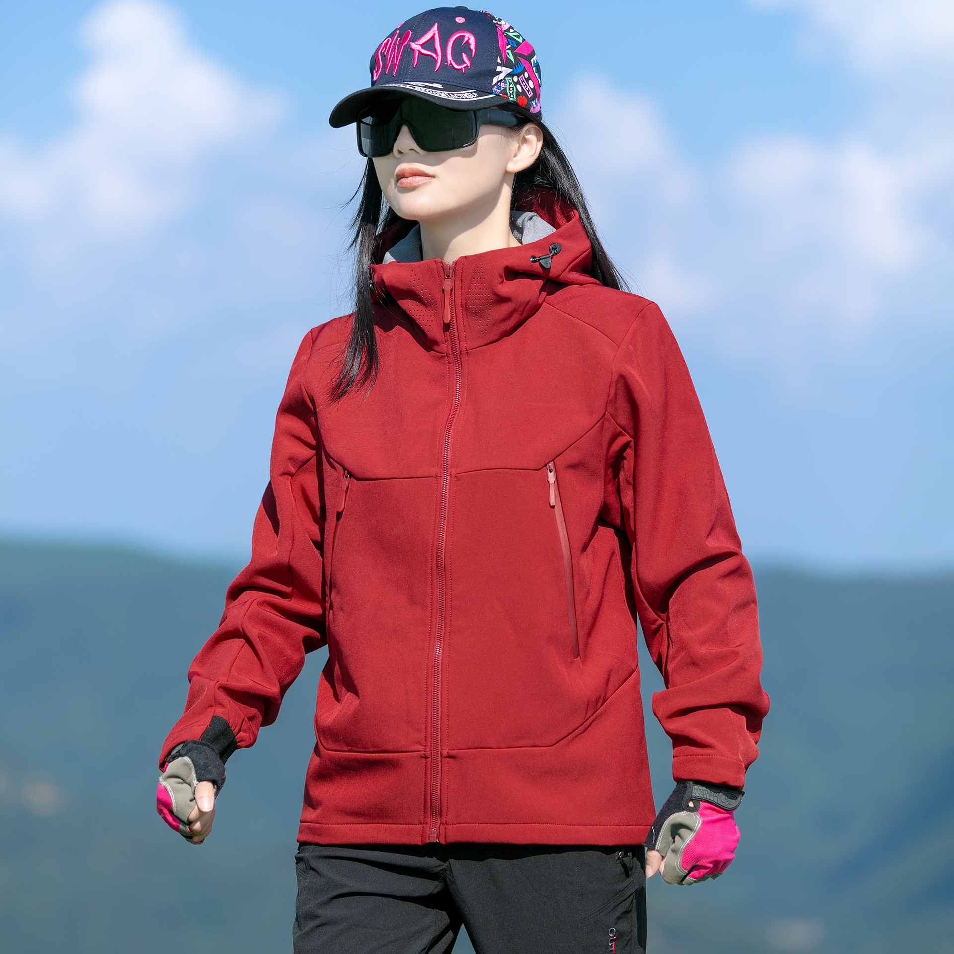 软壳衣女户外运动春秋连帽立领防风防水加绒保暖防寒冲锋拼接外套