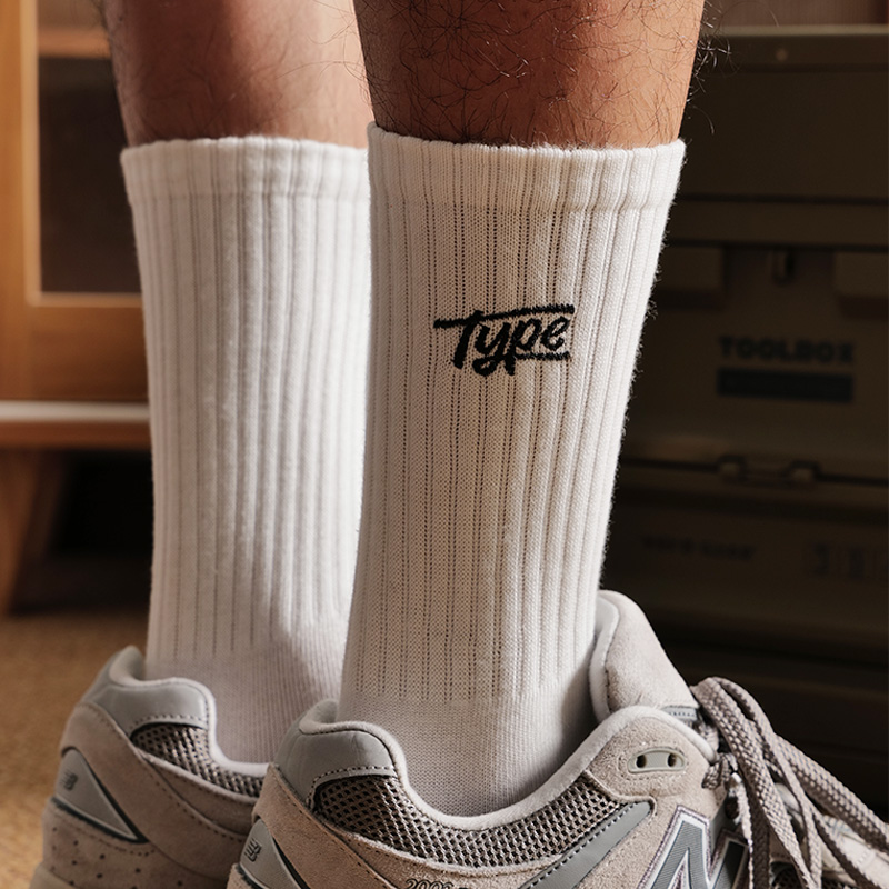 港风潮牌刺绣个性潮袜男士青少年休闲运动中筒袜高帮高筒长袜棉袜