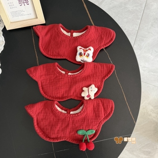 婴儿红色喜庆花瓣口水巾纯棉防水防吐奶围嘴秋冬宝宝围兜吃饭围脖