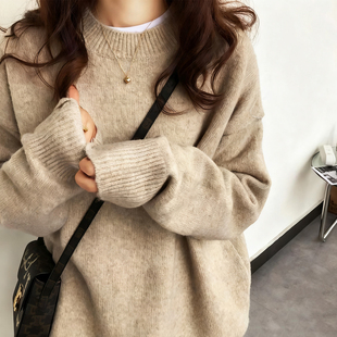 胖妹妹秋冬新品慵懒风圆领套头毛衣女宽松显瘦百搭针织衫上衣