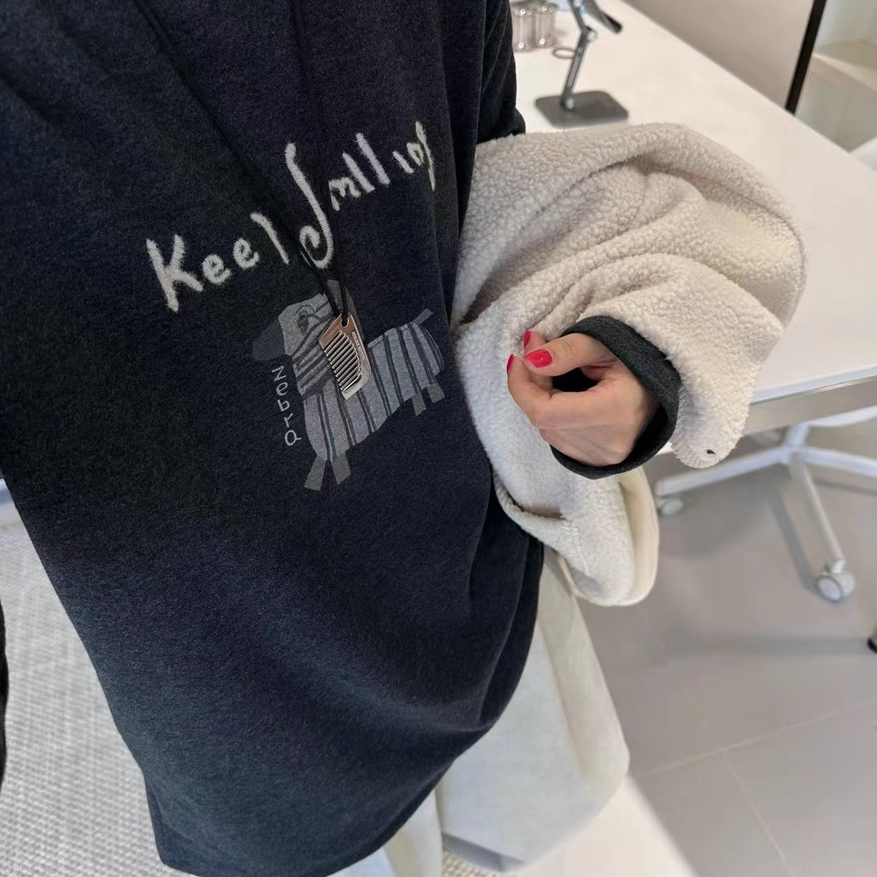 one磨毛长袖T恤女2025冬款韩版显瘦圆领小马刺绣百搭长绒棉打底衫