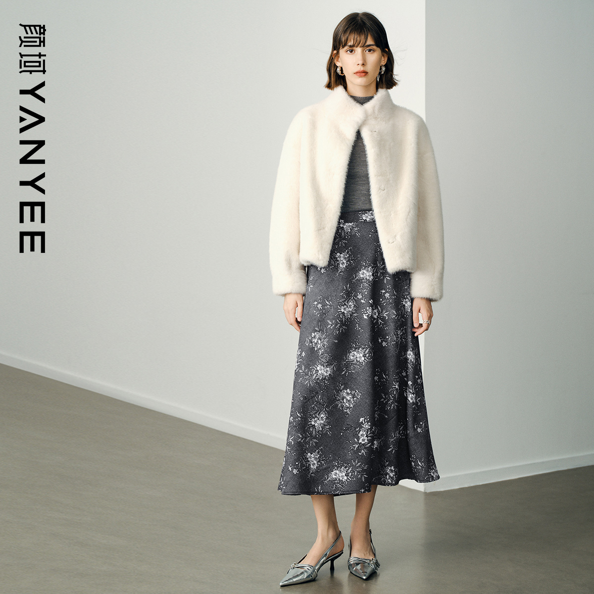 颜域毛呢外套半裙三件套装